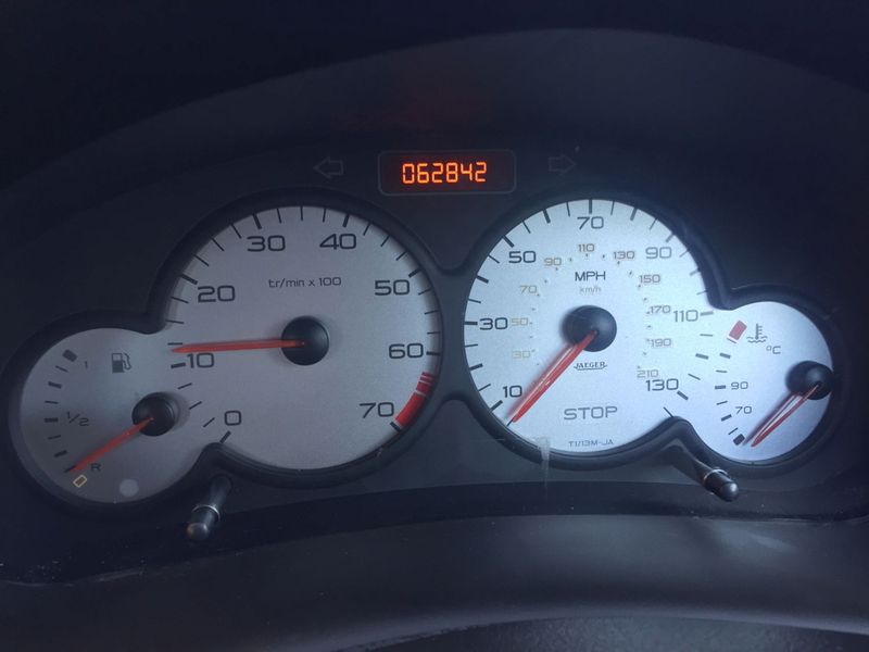 PEUGEOT 206
