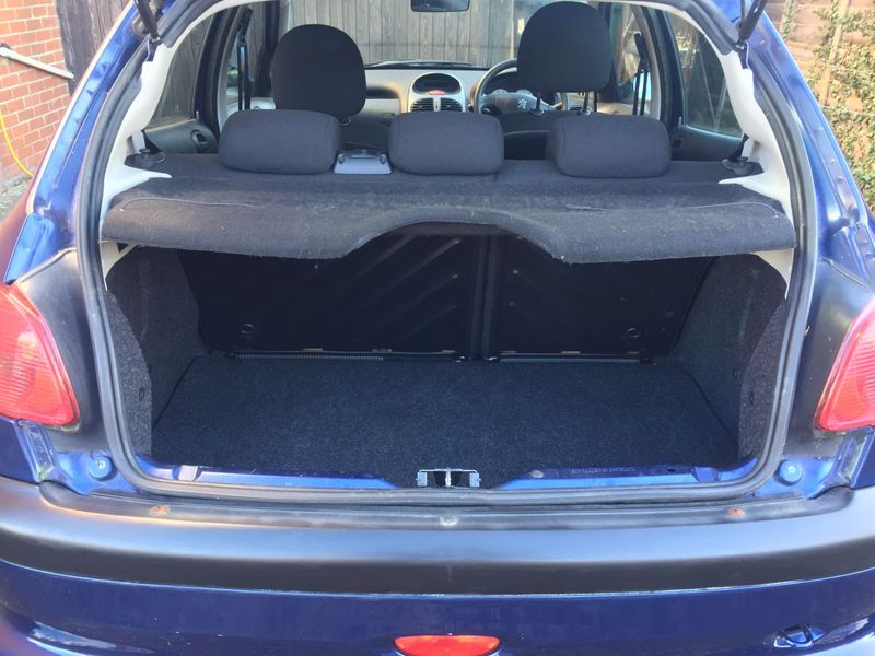 PEUGEOT 206