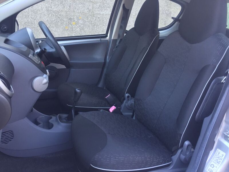 PEUGEOT 107