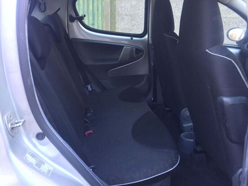 PEUGEOT 107