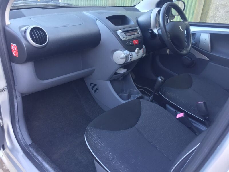 PEUGEOT 107