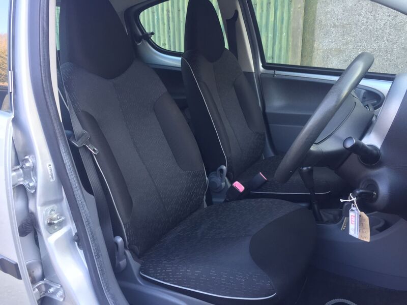 PEUGEOT 107
