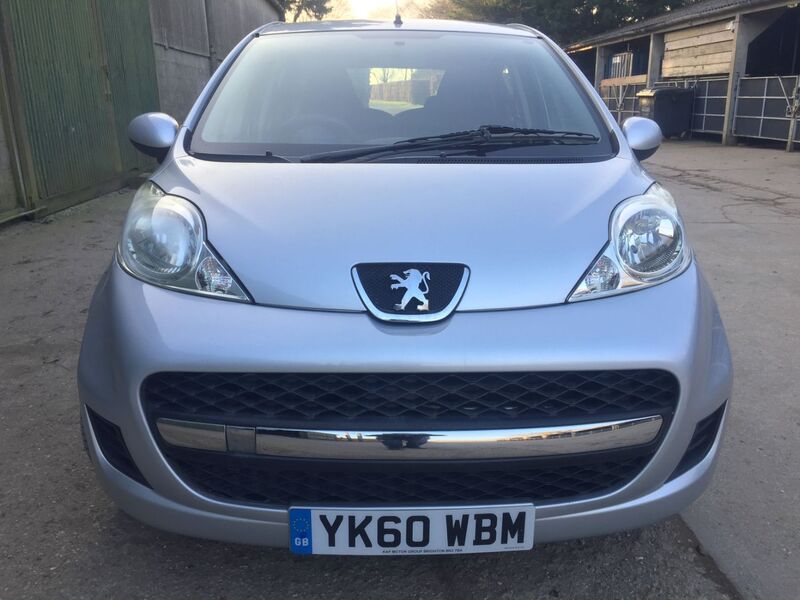 PEUGEOT 107