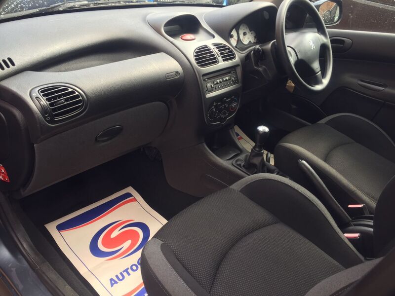PEUGEOT 206