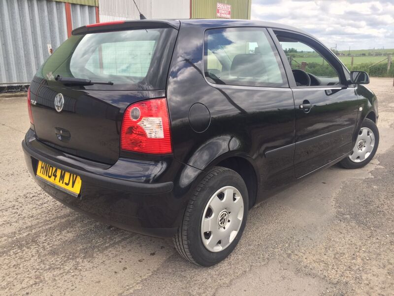 VOLKSWAGEN POLO