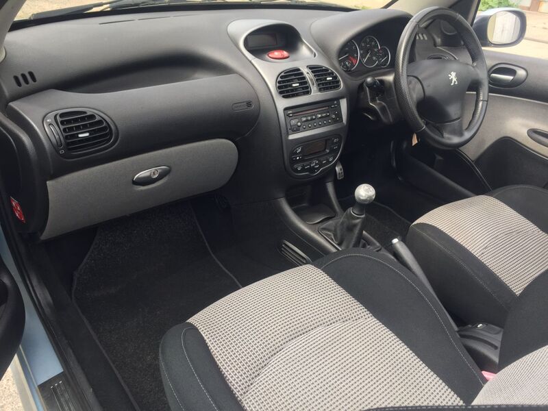 PEUGEOT 206