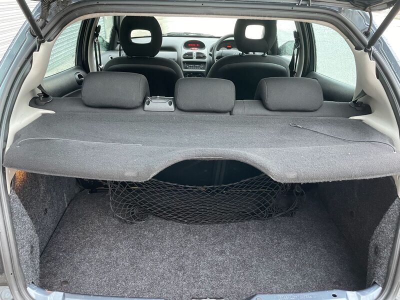 PEUGEOT 206