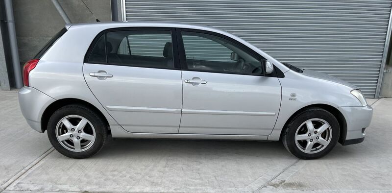 TOYOTA COROLLA